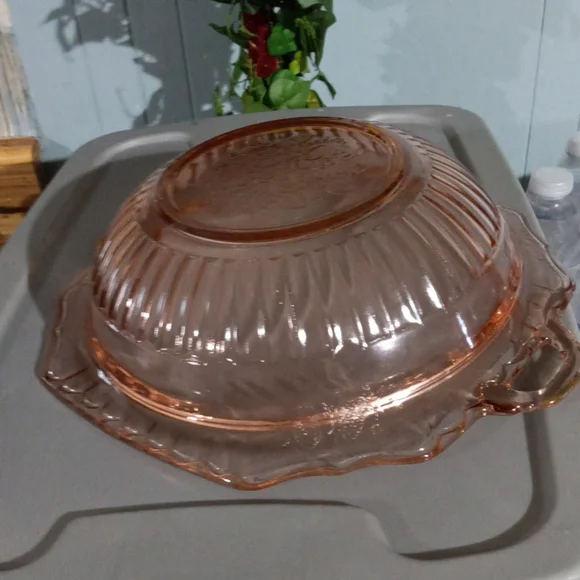 Vintage pink bowl and platter